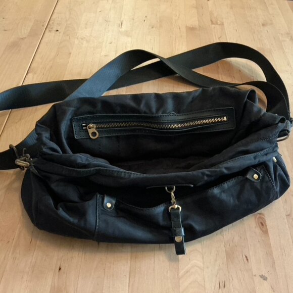 Marc Jacobs "Preppy Natasha" Crossbody Bag - Picture 4 of 5